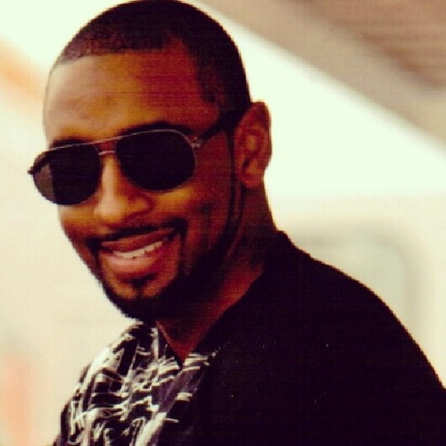 Music Producer. ClemsonGrad. Timbaland Fanatic..Electrical Engineer..I Rep 803, The Carolinas, & currently ATL!!

http://t.co/36oqXPHZUG