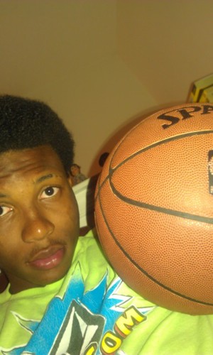 Follow mehh ill follow back #ballislifee a young niggiah trying to make it out cheaa