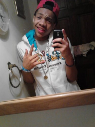 papi_carlos32's profile picture. BOSS