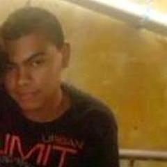Capricorniano, mais um que esta decifrando a vida, torcedor do Cruzeiro, ainda estudante :)