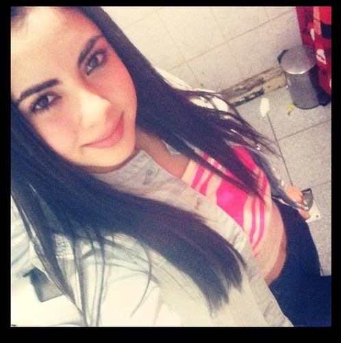 Hi, living your dreams and be yourself...!