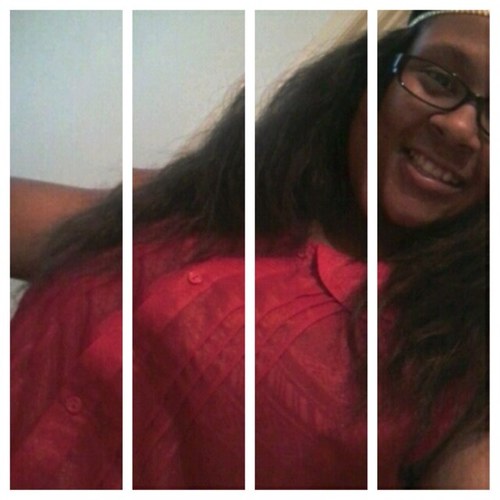 I cheer from my bow down to my pointed toe X'O
( ill-ey-ahna )