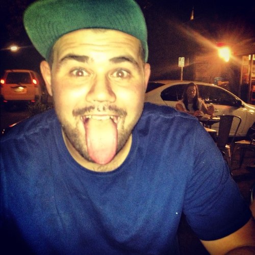 tlav1990's profile picture. 