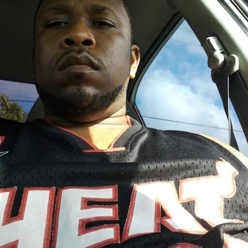 ¤Kush iz my Cologne¤  #teamheat  #teamgemini                                 Black/Red All day everyday!
                 3_6            ♧Rεmї✘εd & Rεmⓐdε♧
