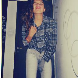 Hola!! como estas?soy una skatergirl amo el skate una de mis pasiones jeje!escucho musica todo el tiempo q tengo !saludos jeje bye
