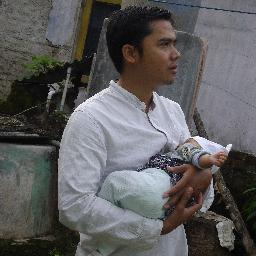 koess04's profile picture. comic book flatter