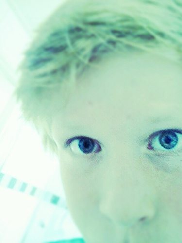 #PersoonlijkTienerAccount ◆
Leuke Tweets, Qoutes, Feiten ◆ ☆ Yellow Claw ft The Opposites - Thunder ☆ Jistrum D1