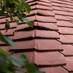 The roofing system of cedar shingles is extremely long lasting, flexible and durable.