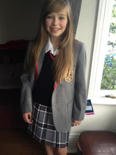 Im elizabeth, I like connie talbot because she's beauty and got a pretty voice . follow me