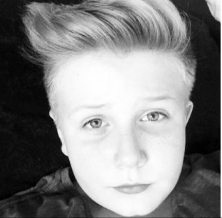 Hi, guys i'm Robin Whiteman and this is my profile 13years old, from Germany follow me please on instagram https://t.co/rPD1nLyxD6