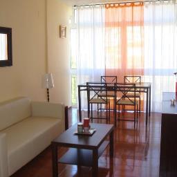 Apartamentos para vacaciones o largas temporadas en una de las zonas costeras mas bonitas de España.  puntalara@live.com