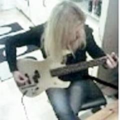 Guitar player, bas player, creator, yoga, healing, danstrans, love: Megadeth, Motorhead, Pantera, Ronny James Dio,Black Sabbath