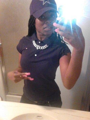 I Fucks With Only A Certain Amount Of People........ Cause You Can't Trust These Hoes/Niggas