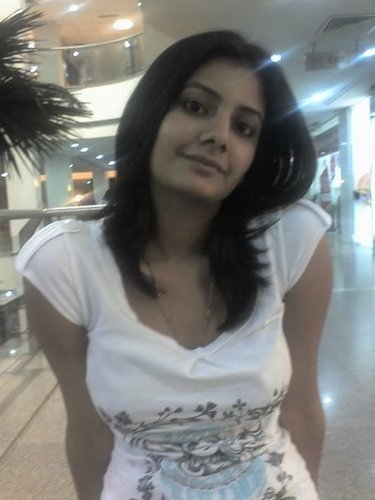 ritu1006's profile picture. Follow me and my updates. An artistic freak on net.
