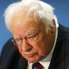 Yes am old and play video games RIP Patrick Moore