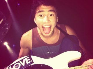 (Free follow/spam acc for @alpha5sos follow her and ask for a follow back :))