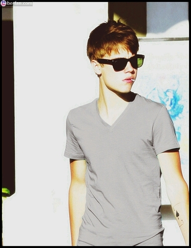 justin bieber love you to the end of the universe and back xoxoxo
          bieber is my world