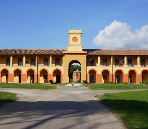 La proposta esclusiva di soggiorno in Toscana, a pochi chilometri dalla Torre e dal mare, all’interno del Parco naturale di San Rossore. 
http://t.co/zFGMkSxcHe