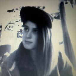 I Am KJ  I love glee,mcfly,taylor swift and lot more band and singers and born a saint fan :P