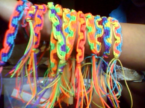 PULSERASMACRAM1's profile picture. aprende a hacer pulseras con migo 3 twitea XD comenta subire videos imagenes todos los dias C: