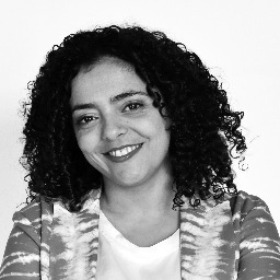 Abogada especialista en derecho administrativo, urbanismo e immobiliario