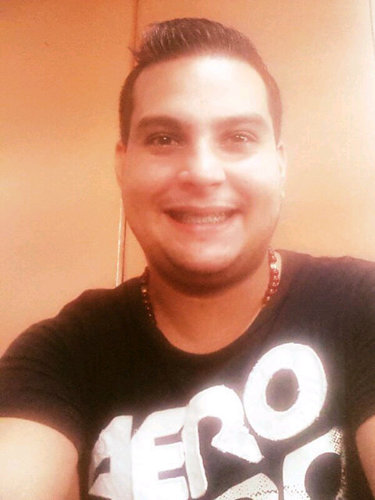 adrianmbermudez's profile picture. 23.- Amo a Dios, a mami y a vicky.