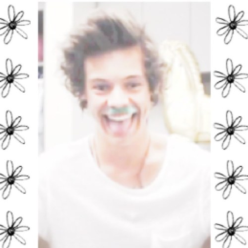 go follow @zarryful bc shes so swaggie and u just got this free follow swag