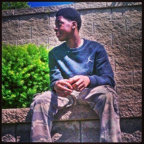 follow me on intagram @tuness__fressh  THANK YOU :)