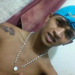 Deus, mãe, parceiros #aquariano, #18 anos, #Cantor de funk #jogador de futebol,  irmão da @SteRodriguesA  ;* besty da @Bru_Princesinha ;*