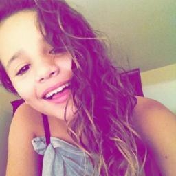 Posso ter cαrαcterísticαs iguαis α mil pessoαs Porém tenho personαlidαdes diferentes’ do que quαlquer umα delαs (: 　　　　Melhores ? Piores ? Isso você decide ~*