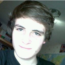 Thomas_Crouzet1's profile picture. Thomas Crouzet, quinze ans, intéressé par le journalisme/interested in journalism - compte Twitter officiel.  -Bienvenue.    tcrouzet@laposte.net