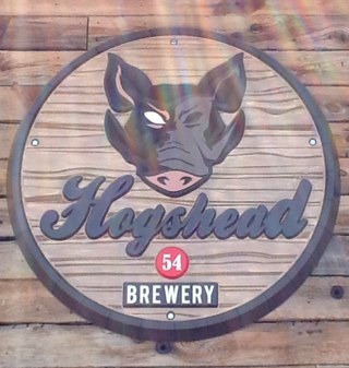 Naturally carbonated cask conditioned craft beer