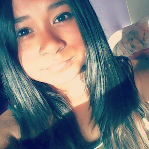 hey, follow me 2e acc @GUMMIEBEERTJES . ii lovee youu.  3 .