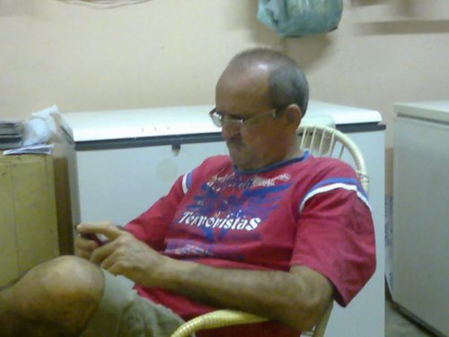 Amo   a Deus , a minha família, tenho muita fé, por isso que conquisto todas as  barreiras da vida.