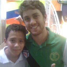 Gosto de futebol adoro pizza curto tenis