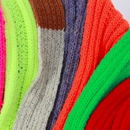 Designer of unique and high quality knitted scarves, hats and other products. If we follow you, don't forget to follow us back:)
http://t.co/aMVrsTFIpi