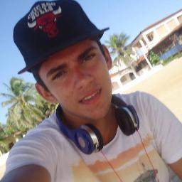 16 Anos / Tentando ViVer Onestamentte. Cursando Motores & Injeçao Eletronica !