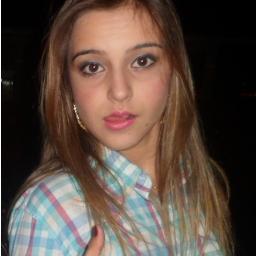 sou  uma  menina  

*-*-*-estrovertida *-*-*-*-legal etc/.........