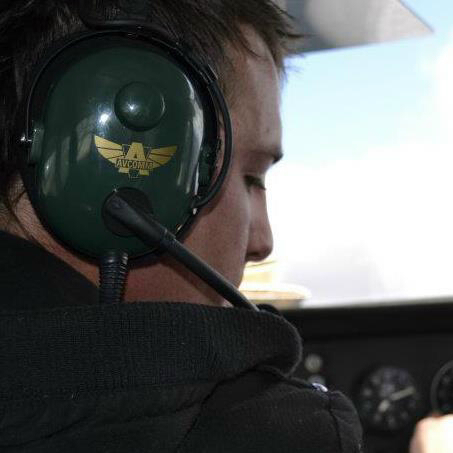 Love flying,scuba diving,skydiving and anything that makes me smile!! Life is a garden gid it!!