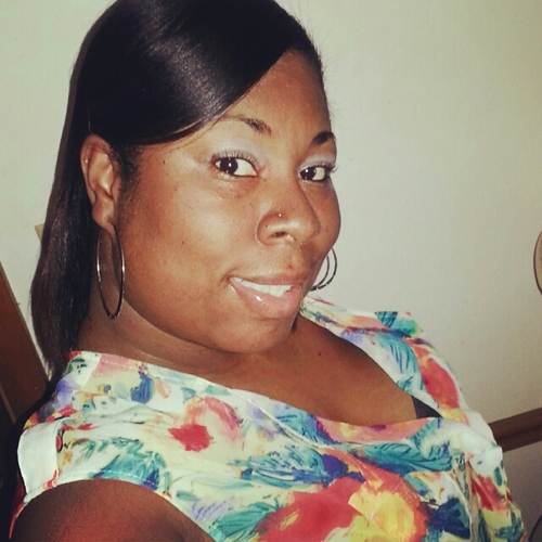 I'm SOON 2 B 36!! IM A SINGLE MOM OF 2 GIRLS THAT I ♥ SO MUCH!! I LUV TEXT N, JUST BN ON MY PHONE PERIOD!!