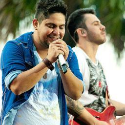 Versos Jorge&Mateus Entres Outros Sertanejos!!  Seus efeitos ainda dominam em mim,as lembranças só me distanciam do fim ♪