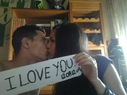 fransev19's profile picture. Leo: principalmente no soy como todos, gracioso, celoso, cabeson, intento sacar sonrisas en los momentos dificiles, luchador y consigo lo que me propongo ;)