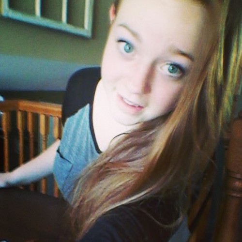 Ginger, blue eyes. Instagram: heyimjosie I follow back! :) so follow me! Tweet me :) or kik me jojobearjosie98