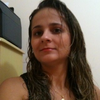 paulapequena28's profile picture. 