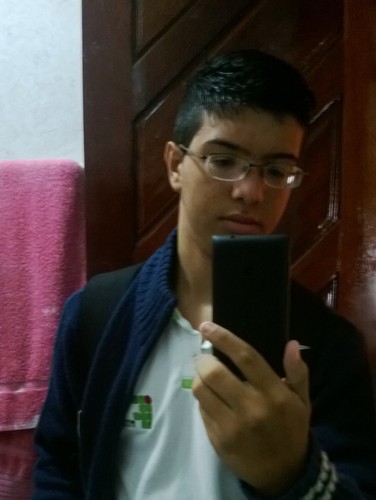 Pessoas normais falam de coisas, pessoas inteligentes falam de idéias, pessoas medíocres falam de outras pessoas