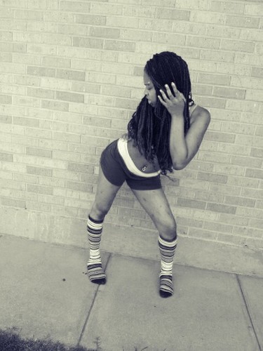 Dancer…Singer…Rapper… Kik-LadiiM_21…Laid back person love to have fun…Im to real for the fakeness..Love me or Hate me you will neva break me