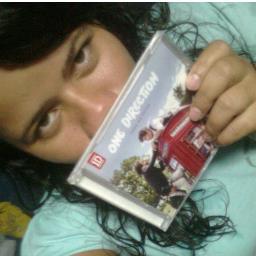 Soy una directioner k ama los chocolates y súper confiada.