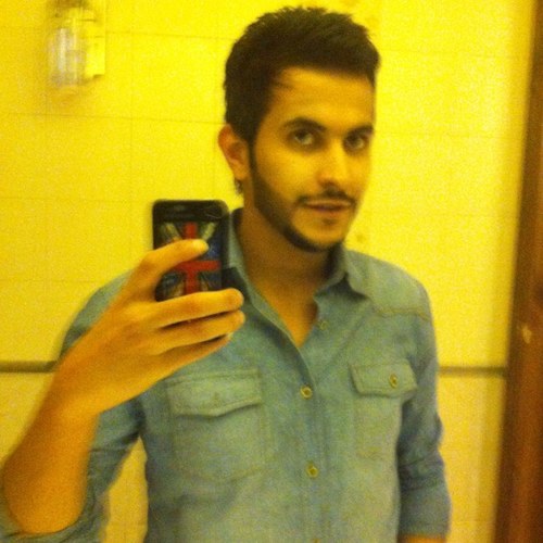 ملقووووووووف جداً وانصح بعدم المتابعه    kik: saleh676767