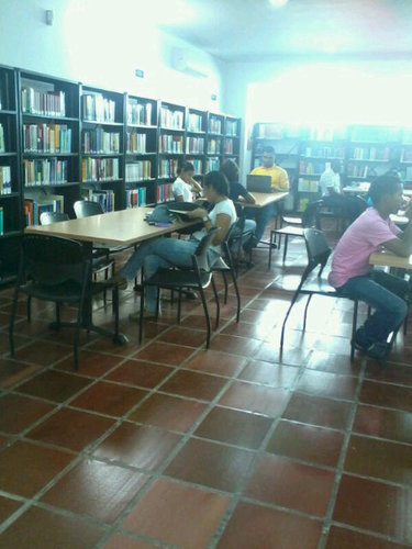 Economista y Administradora 🤓Aprendiendo de su entorno y reflexionando de él.