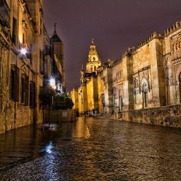 Investigador del mundo paranormal. Mitos, leyendas y curiosidades de la Andalucía oculta. Noticias de actualidad del misterio y reportajes propios.